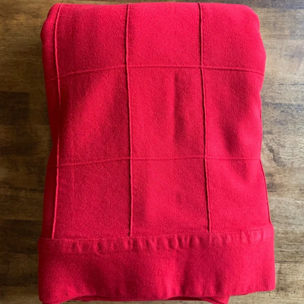 Crate & Barrel Extra-Large Vermilion Red Sateen Tablecloth 60x120